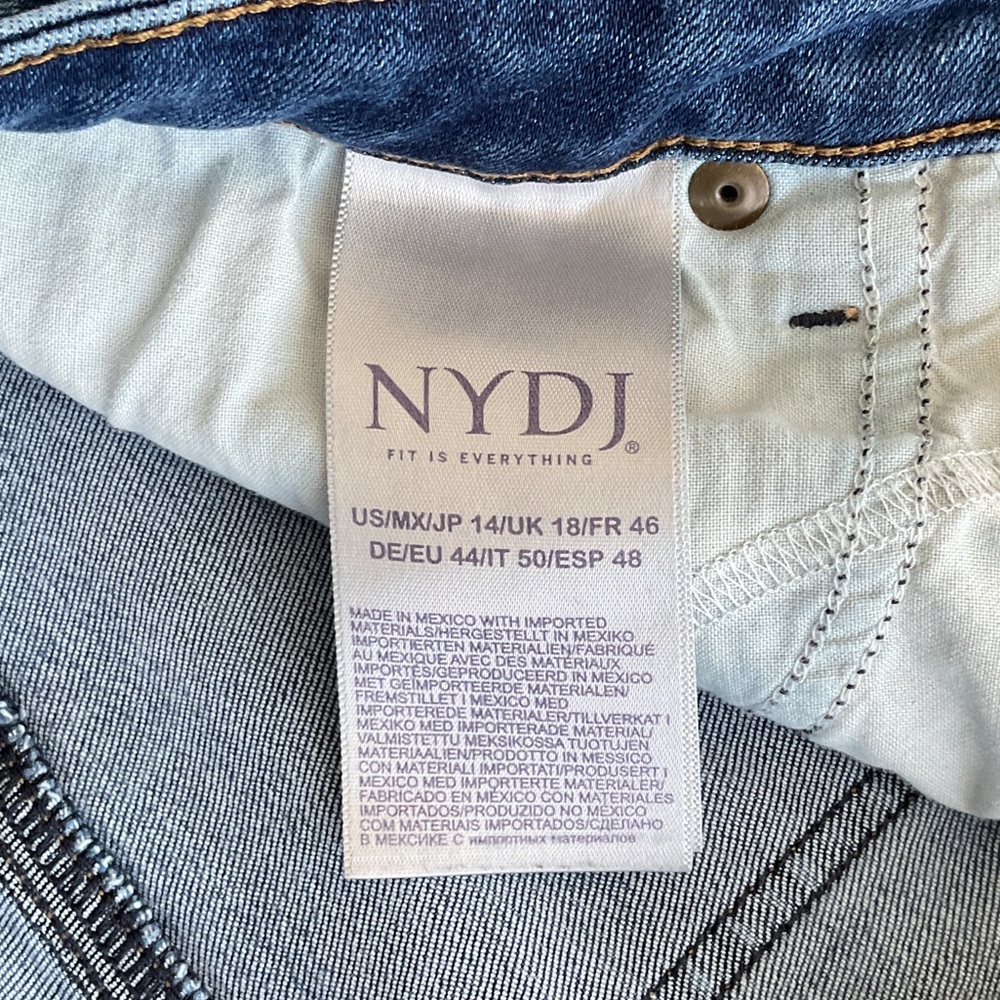 NYDJ Dark Blue Capris Jeans with Frayed Hem 14 EUC - Picture 7 of 8